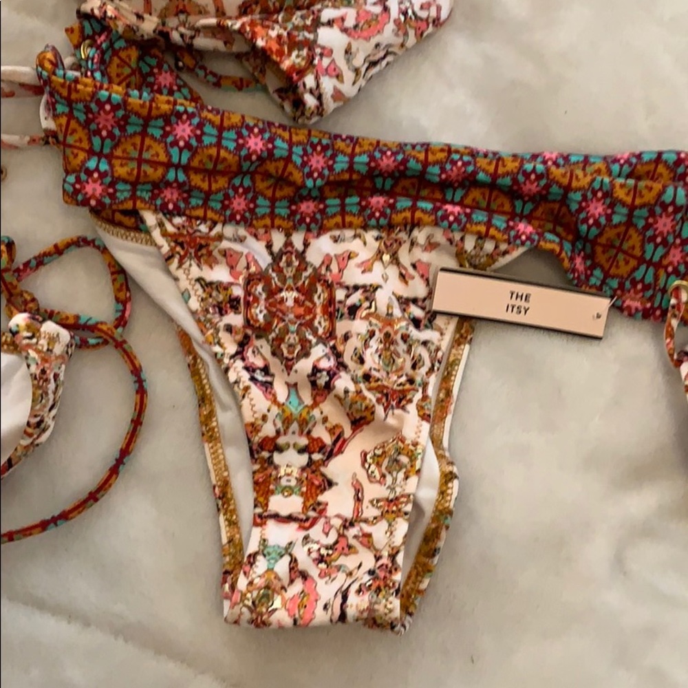 The itsy VS swim bottom